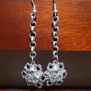 Flower and chain drop earrings